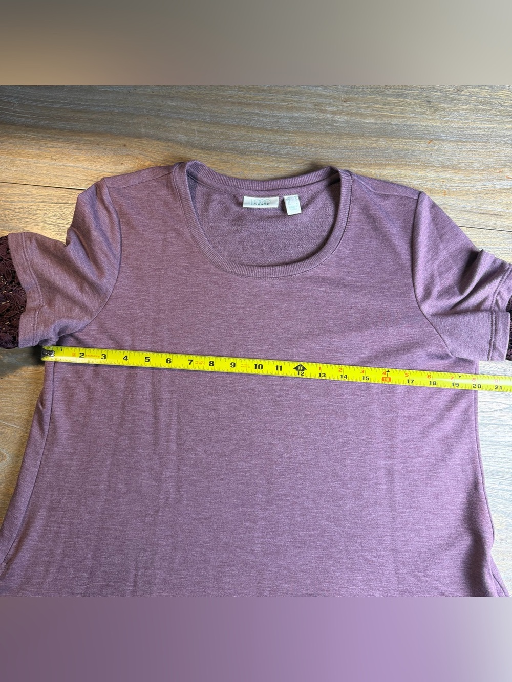 Women’s Lace-Sleeve Peplum Tunic in Mauve - Picture 10 of 11